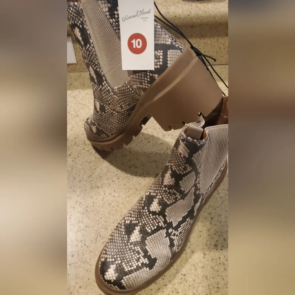 Python Print Combat Boots - Picture 2 of 10
